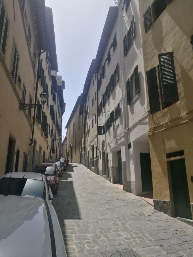 Enchanting Alcove In Ponte Vecchio Appartamento